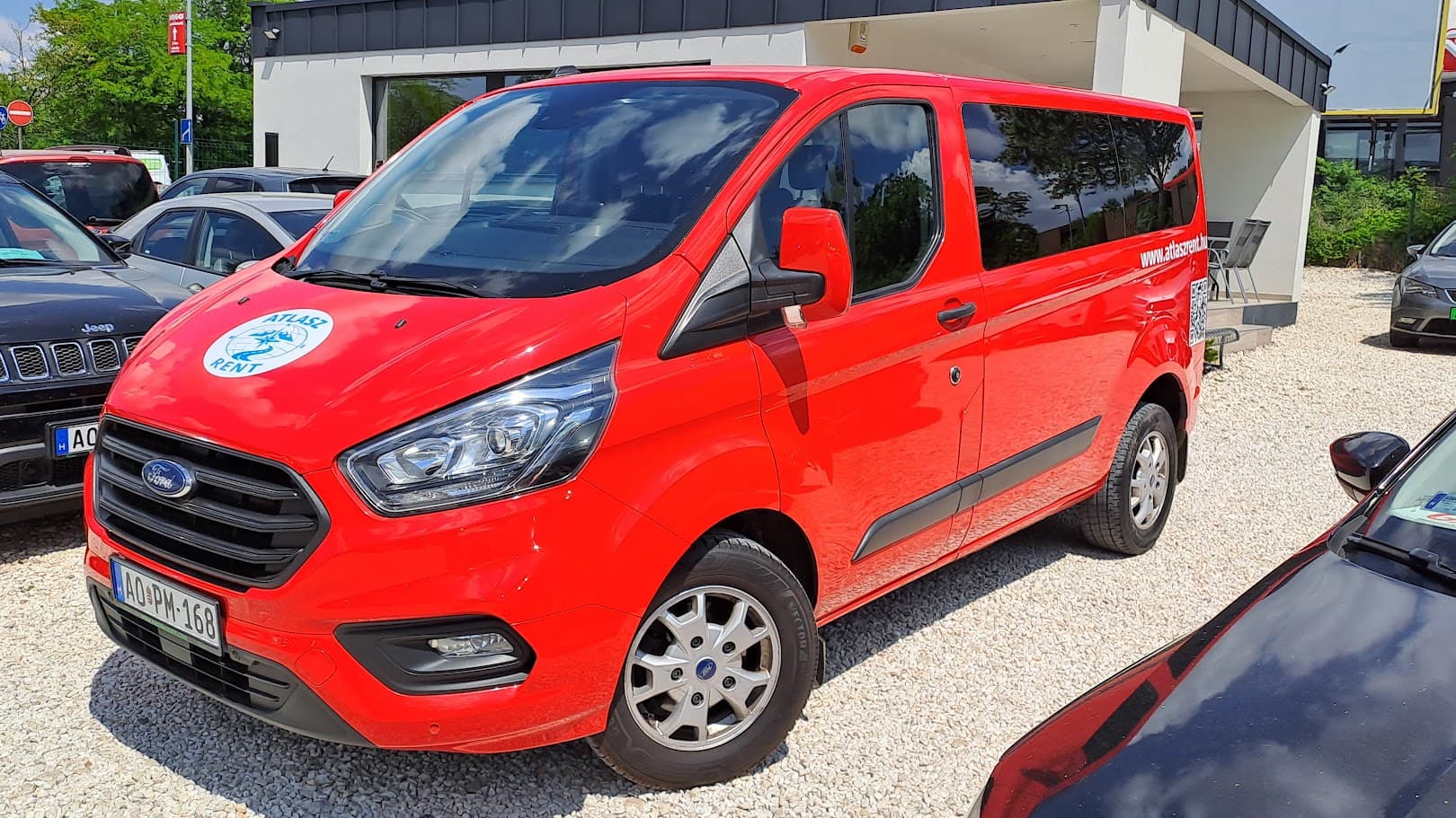 Ford Transit Custom L (9-passenger)