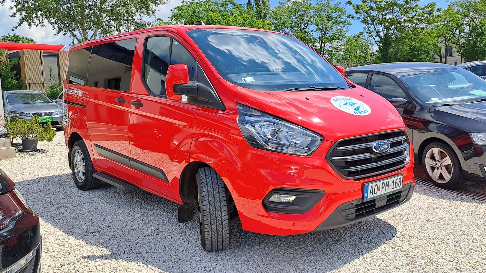 Ford Transit Custom L (9-passenger)